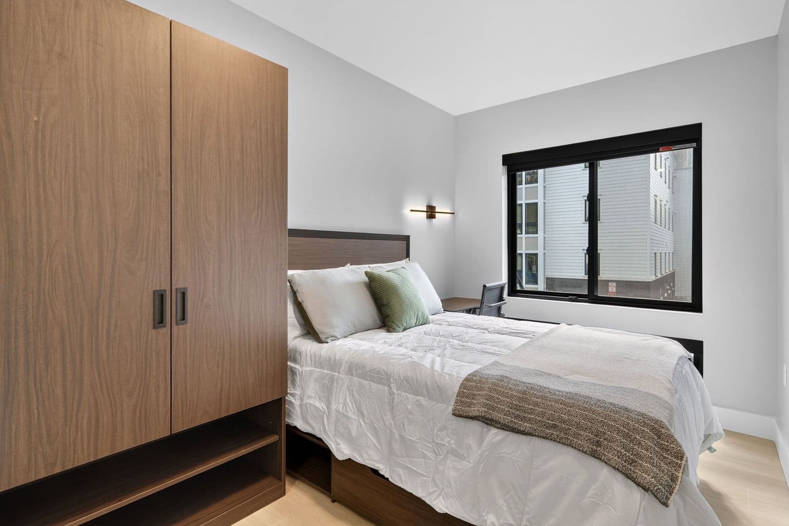 The Summit at 201 Oak Avenue 10 of 12