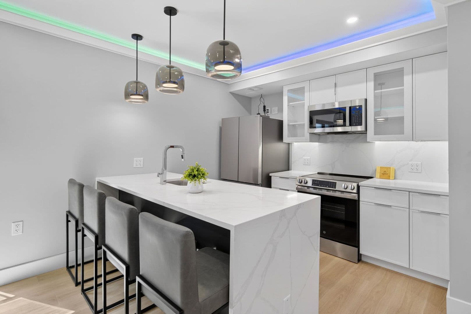The Summit at 201 Oak Avenue 1 of 16