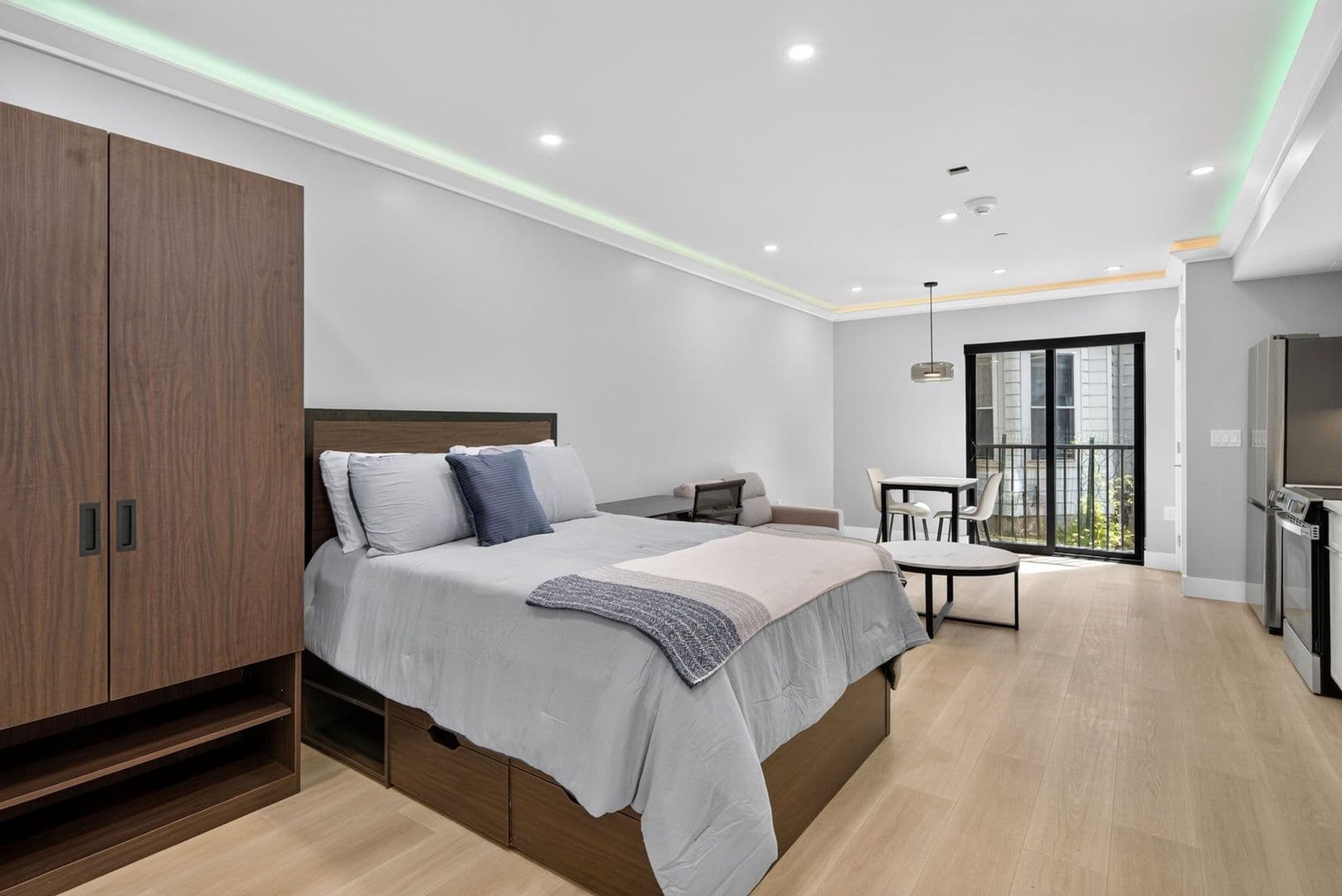 The Summit at 201 Oak Avenue 5 of 12