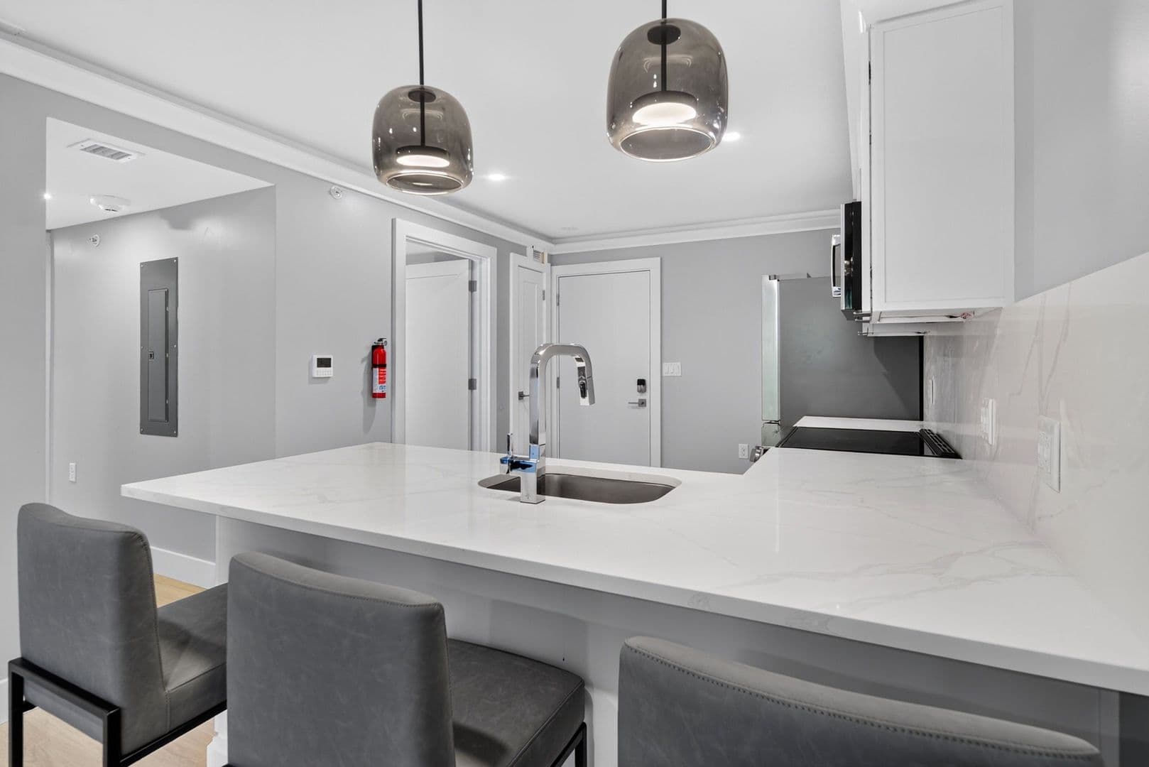 The Summit at 201 Oak Avenue 5 of 14