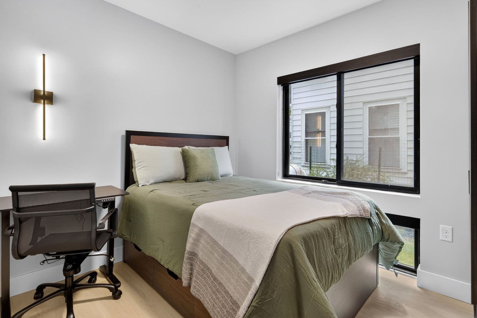 The Summit at 201 Oak Avenue 9 of 16