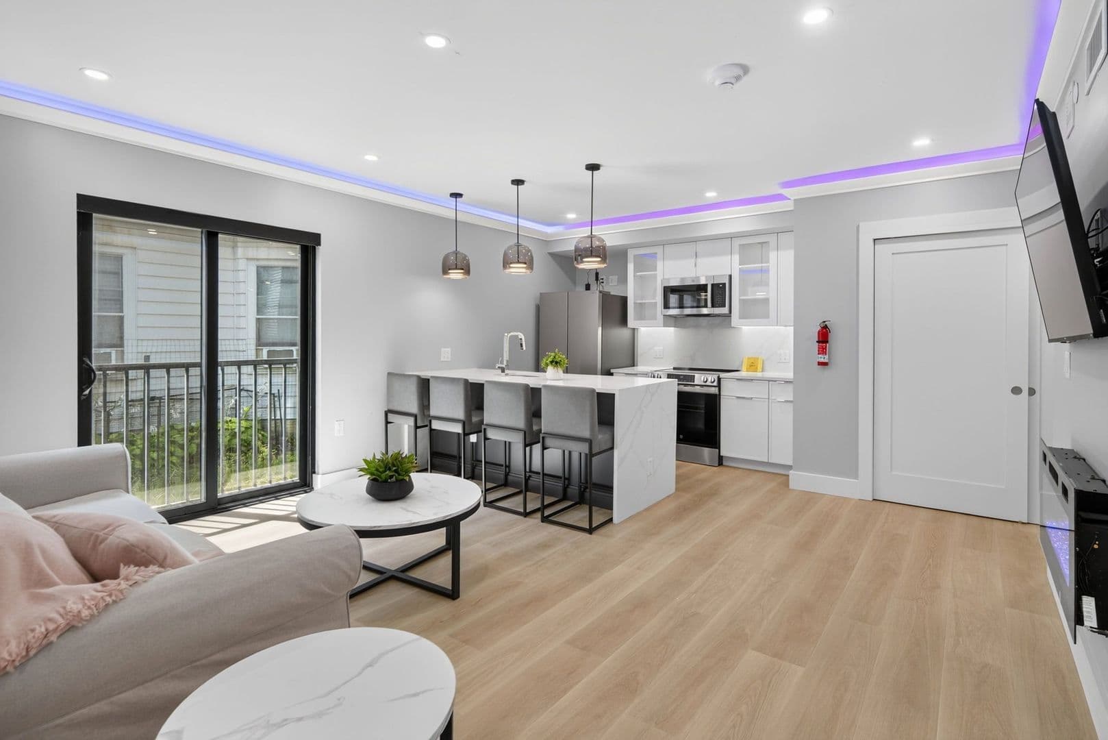 The Summit at 201 Oak Avenue 3 of 16