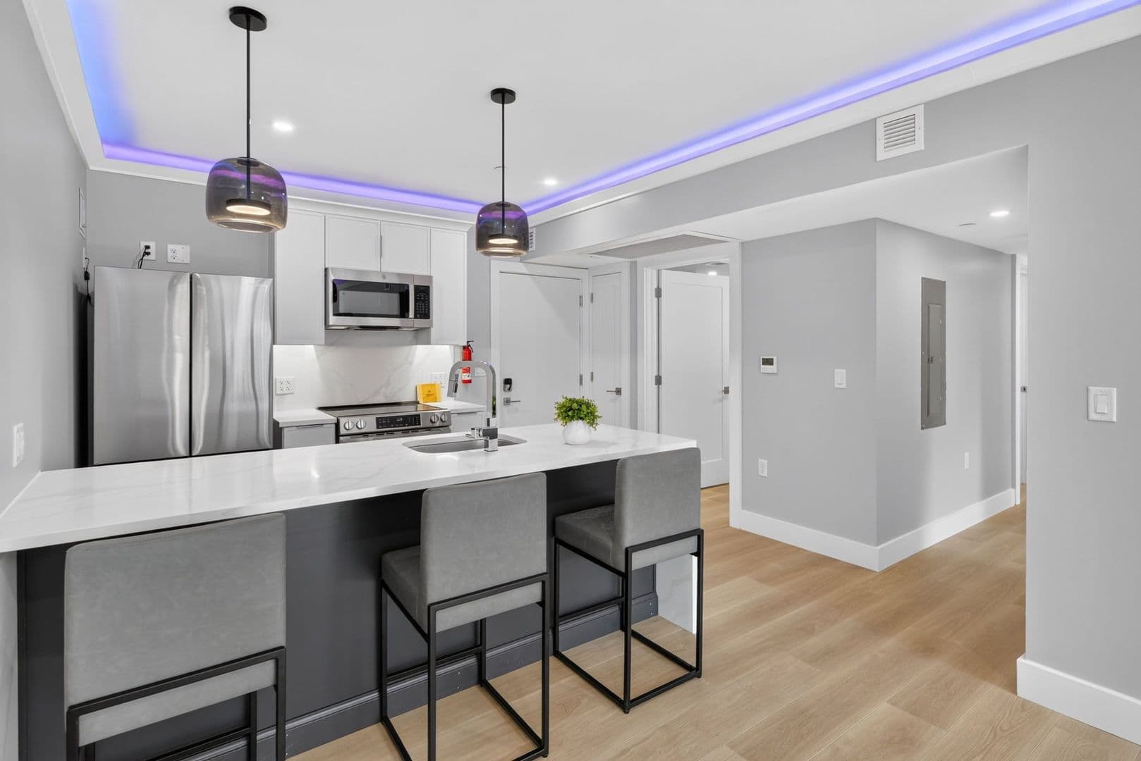 The Summit at 201 Oak Avenue 2 of 12