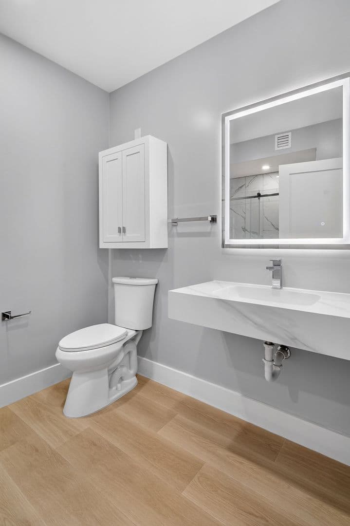 The Summit at 201 Oak Avenue 11 of 15