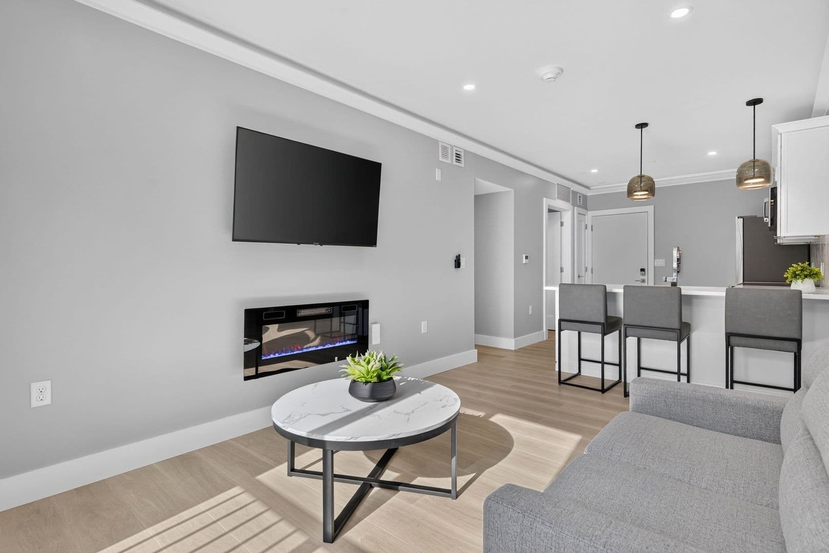 The Summit at 201 Oak Avenue 4 of 11
