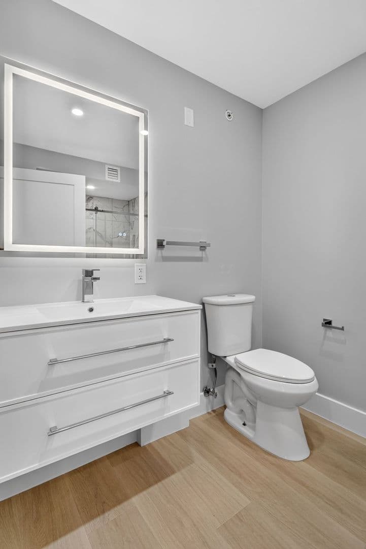 The Summit at 201 Oak Avenue 10 of 11