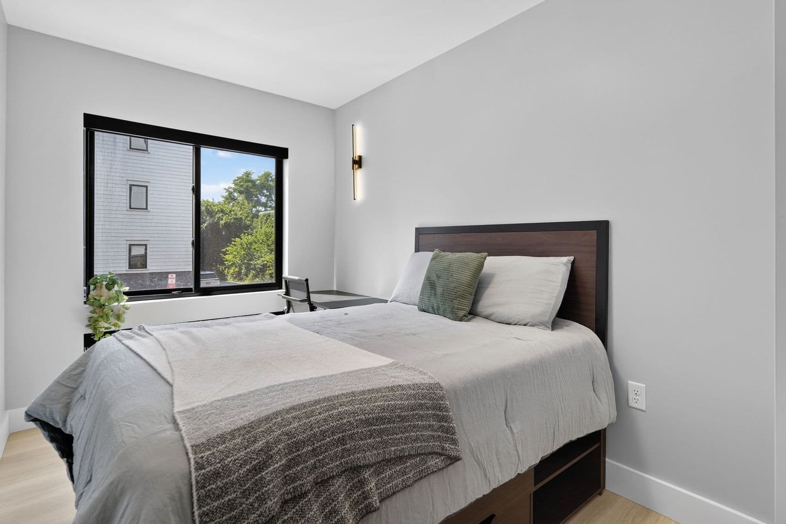 The Summit at 201 Oak Avenue 10 of 15