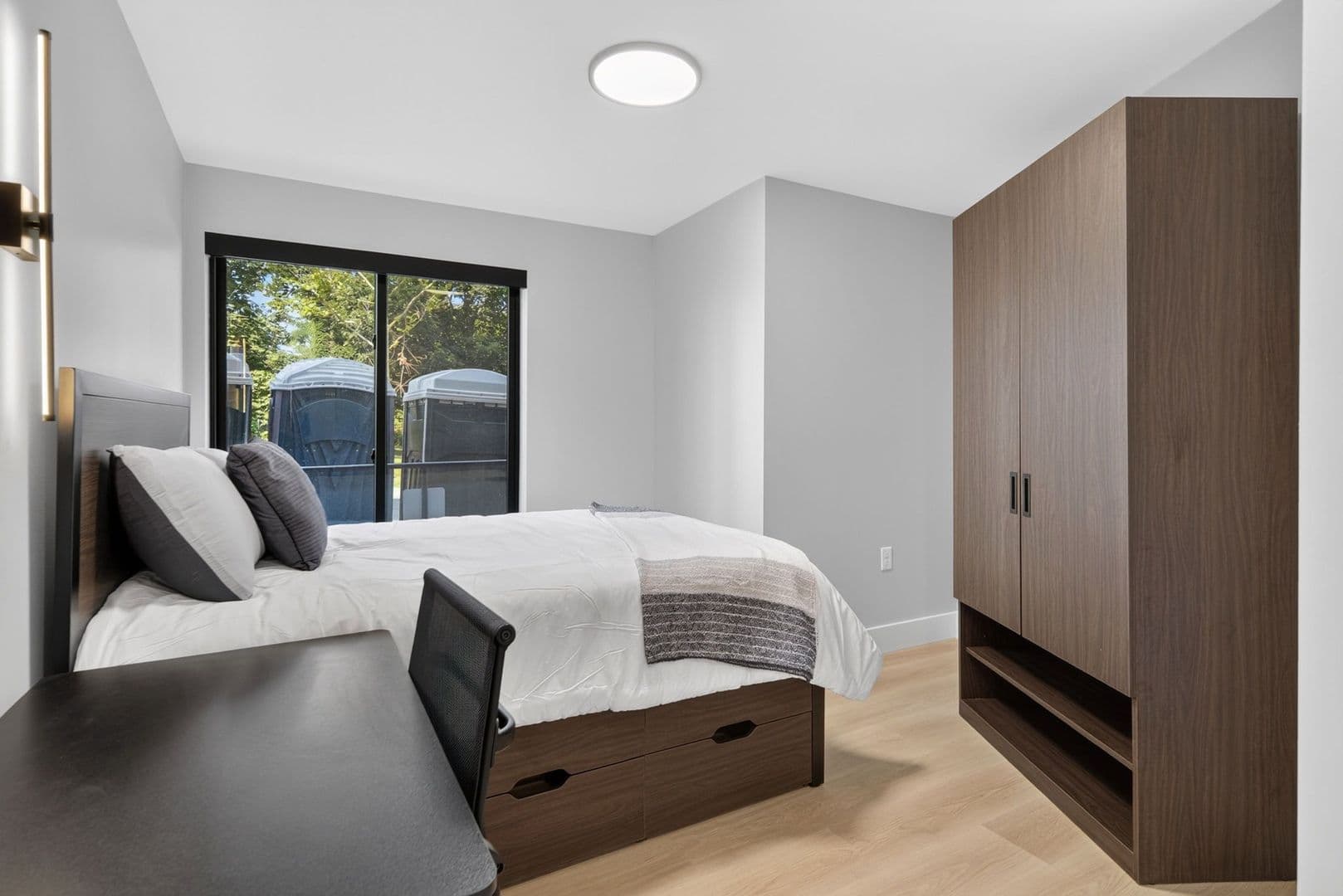 The Summit at 201 Oak Avenue 11 of 14