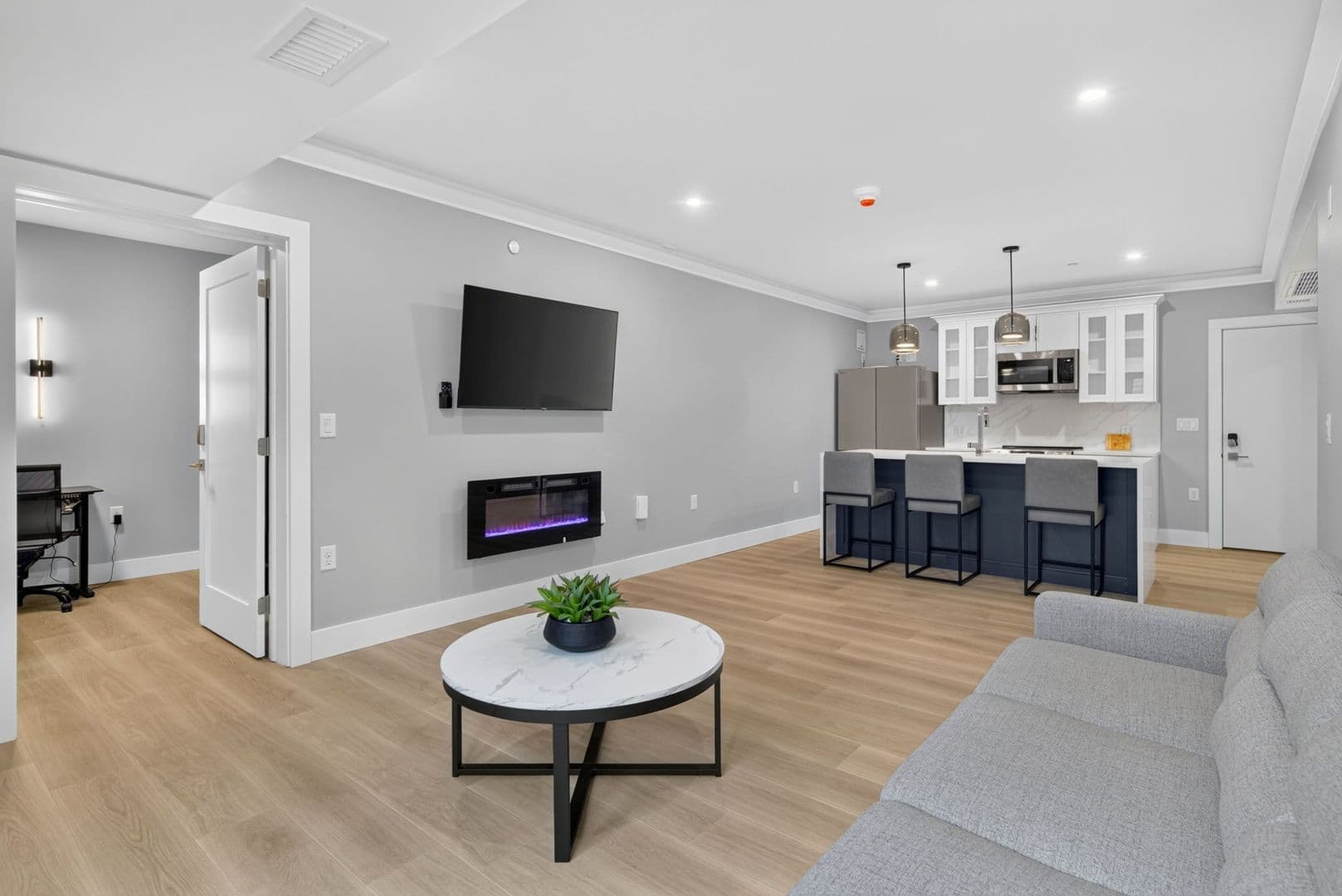 The Summit at 201 Oak Avenue 7 of 14