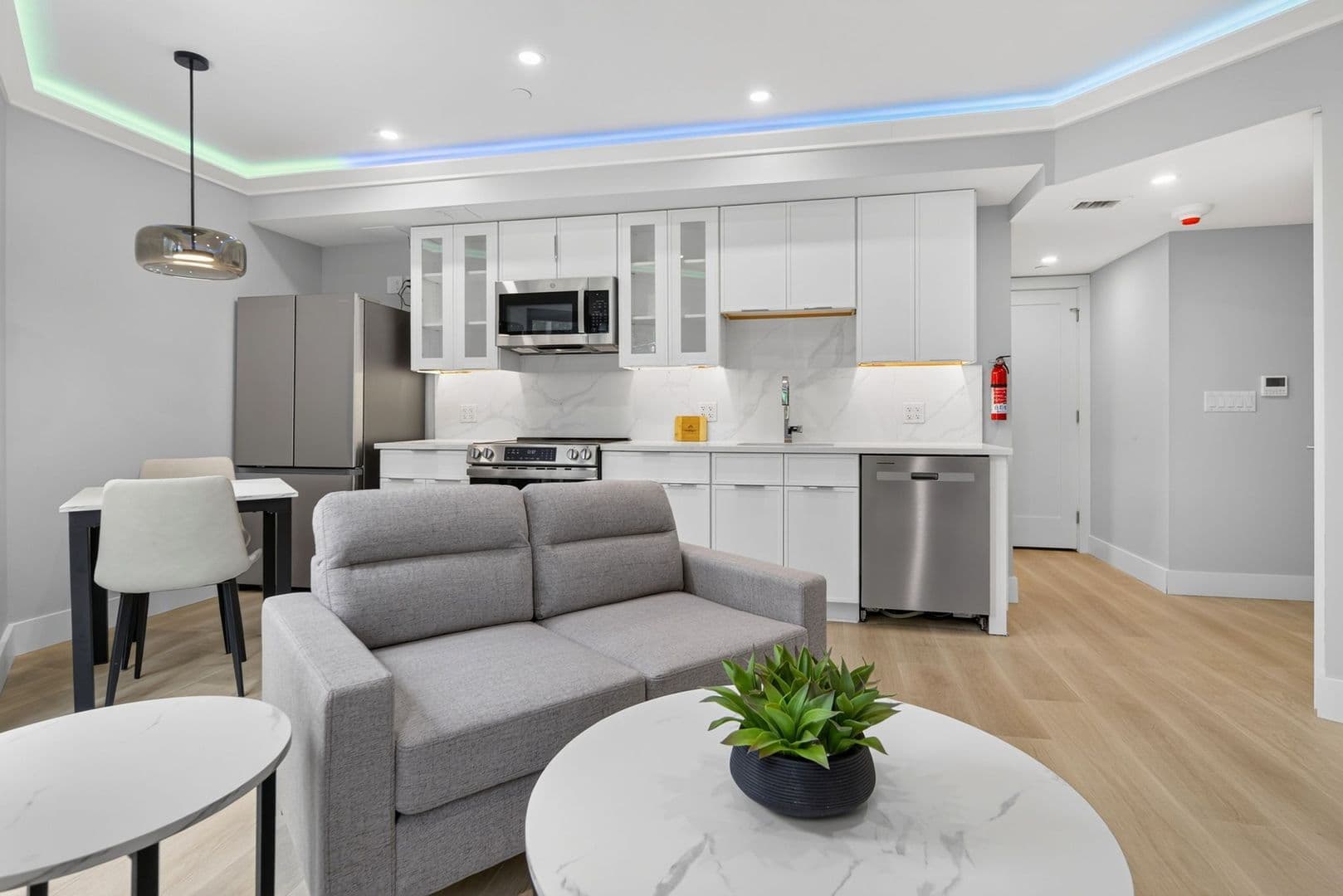 The Summit at 201 Oak Avenue 3 of 12