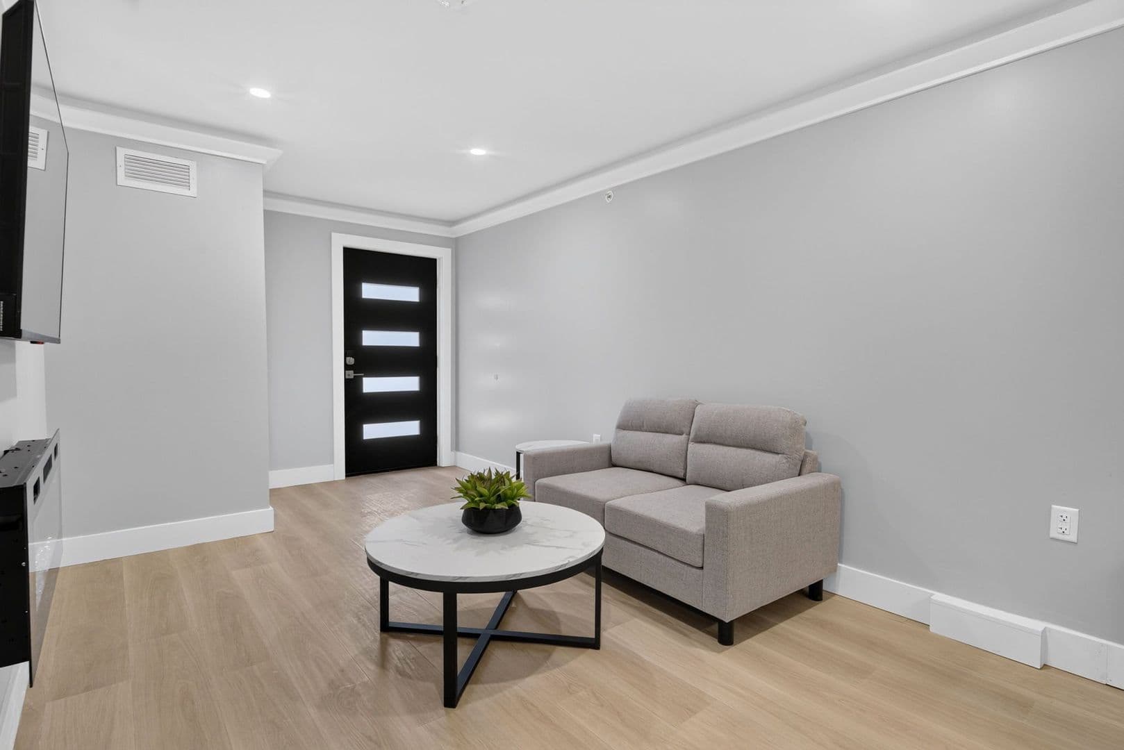 The Summit at 201 Oak Avenue 7 of 10