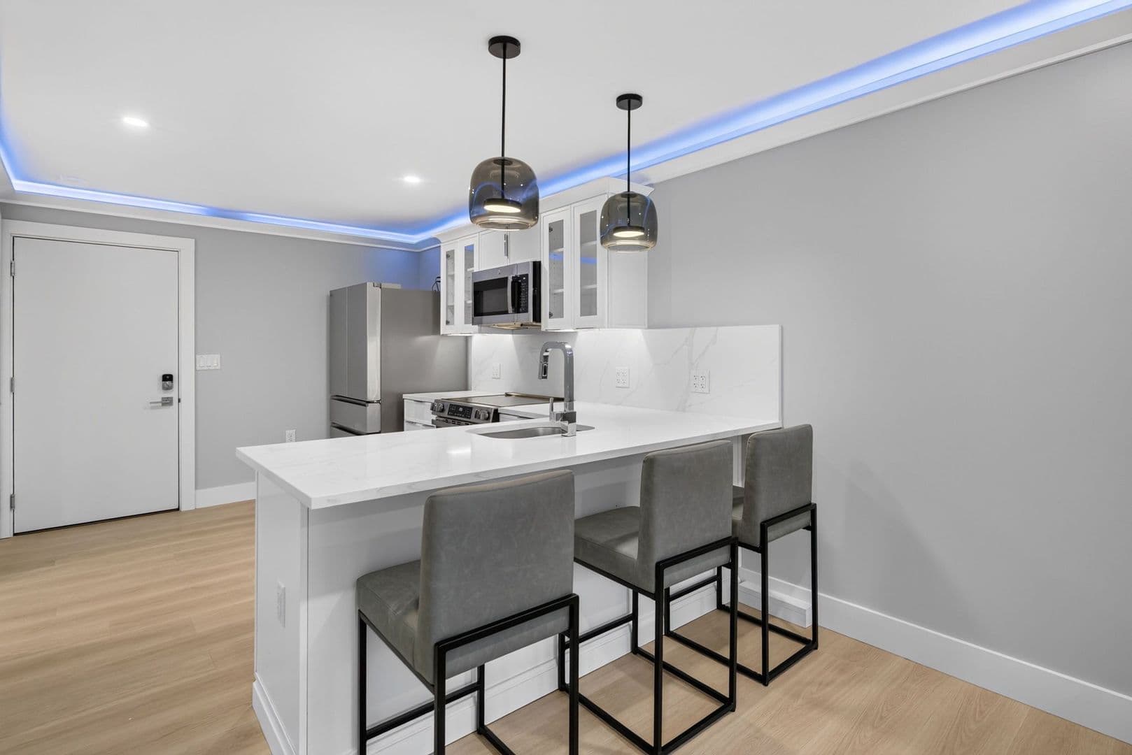 The Summit at 201 Oak Avenue 4 of 14