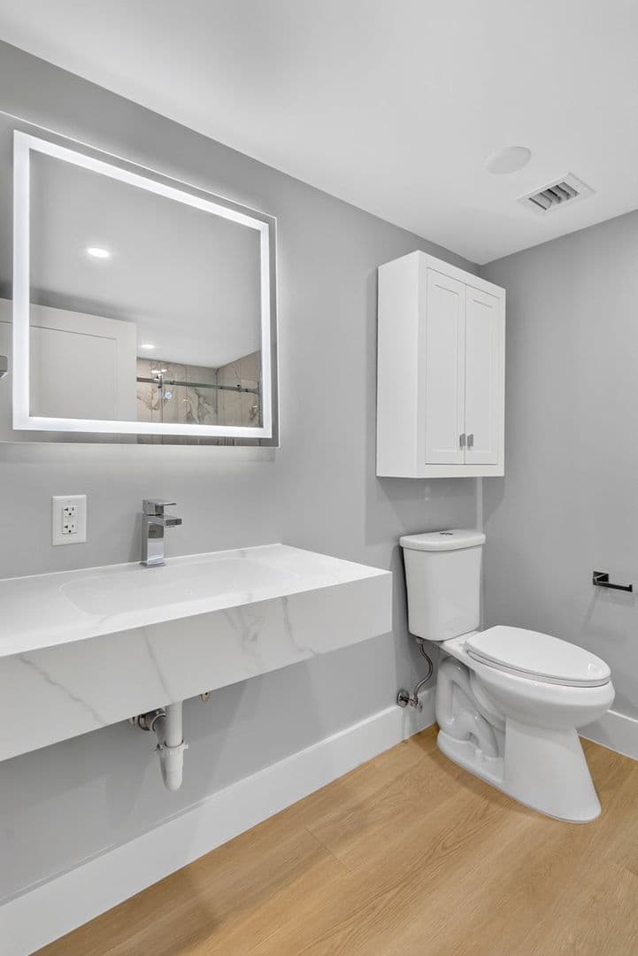 The Summit at 201 Oak Avenue 14 of 14
