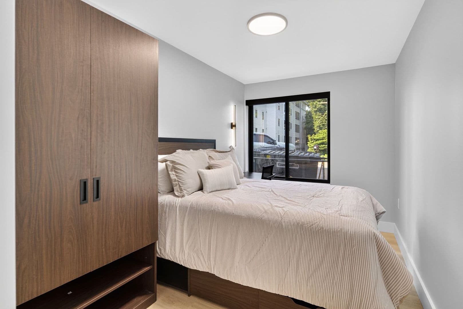 The Summit at 201 Oak Avenue 10 of 14