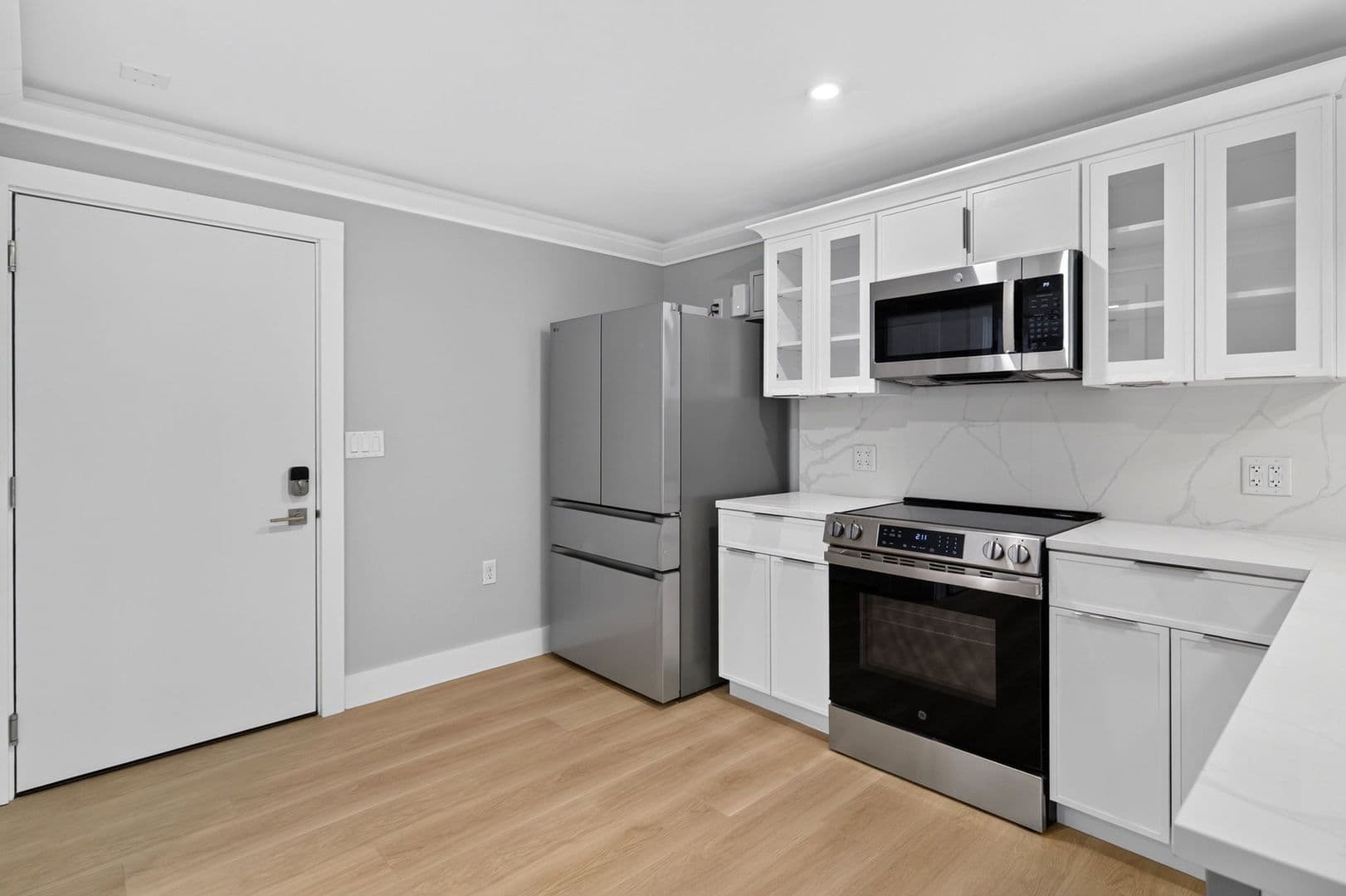 The Summit at 201 Oak Avenue 3 of 14