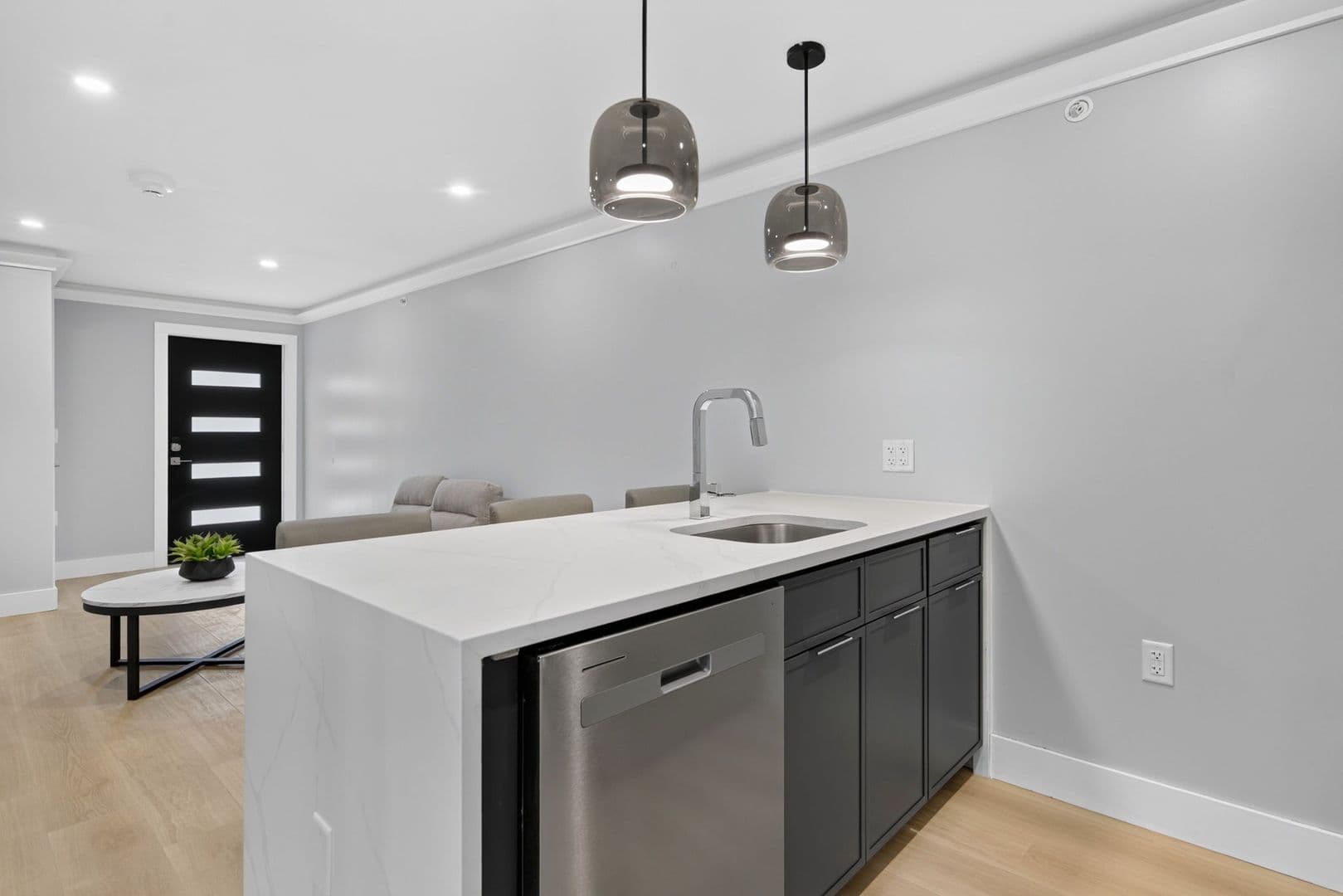 The Summit at 201 Oak Avenue 3 of 10