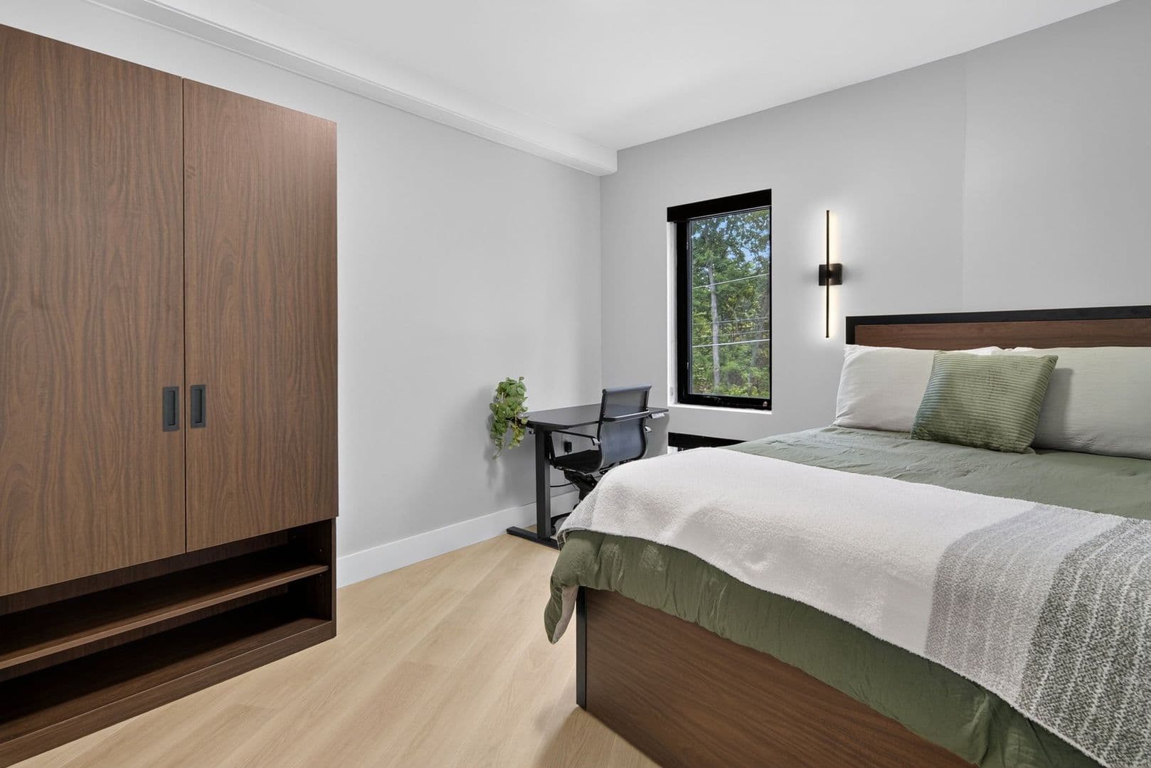 The Summit at 201 Oak Avenue 9 of 12