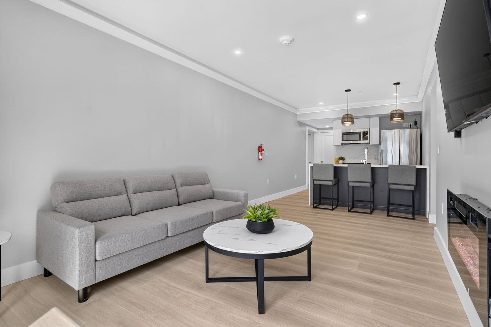The Summit at 201 Oak Avenue 5 of 15