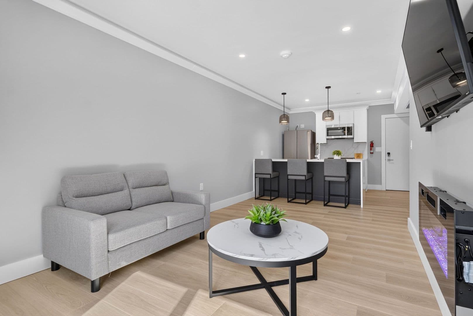 The Summit at 201 Oak Avenue 5 of 12