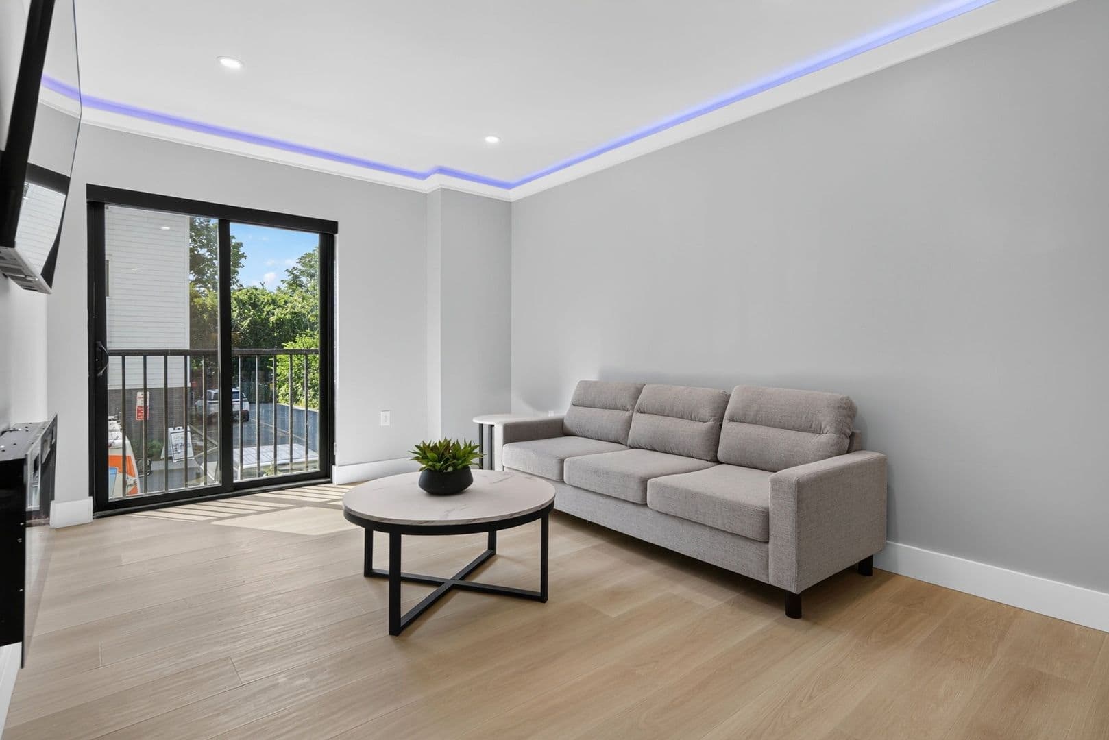The Summit at 201 Oak Avenue 7 of 15