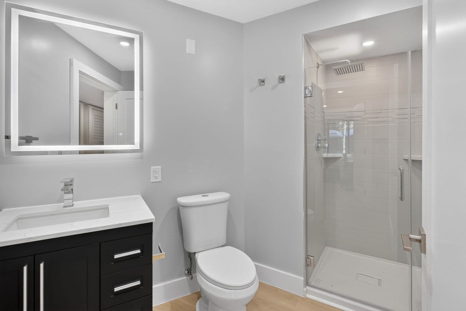 The Summit at 201 Oak Avenue 12 of 14