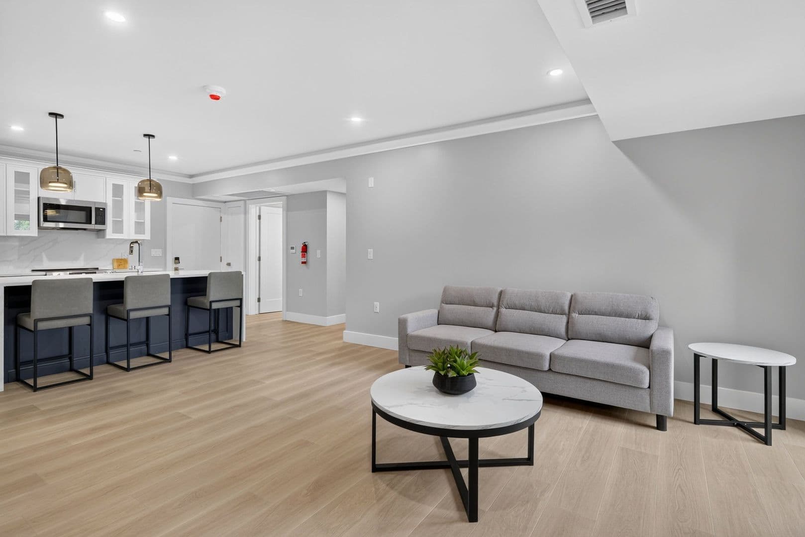 The Summit at 201 Oak Avenue 6 of 14