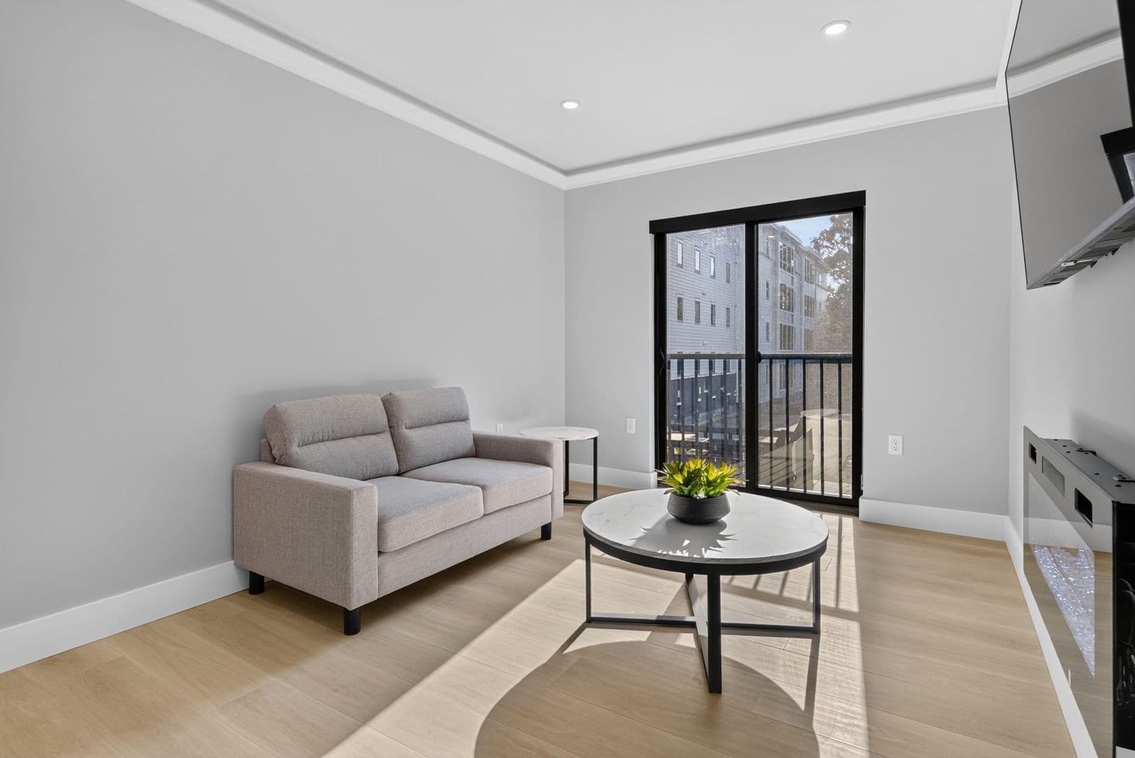 The Summit at 201 Oak Avenue 5 of 11