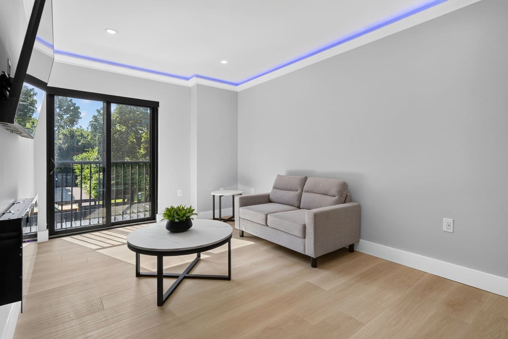 The Summit at 201 Oak Avenue 8 of 12