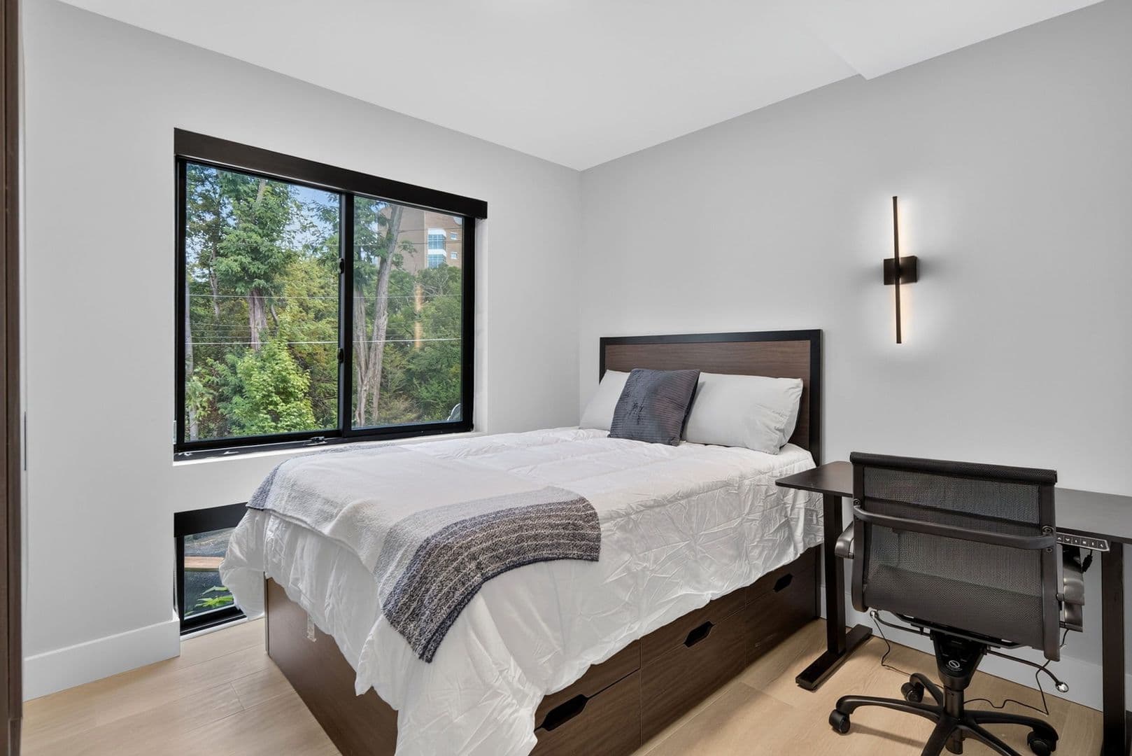 The Summit at 201 Oak Avenue 10 of 16