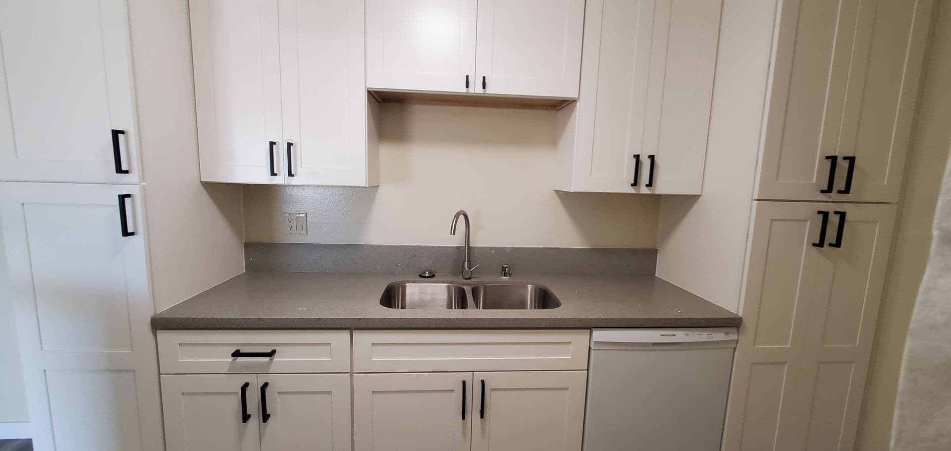 CASA COLIMA APARTMENTS 1 of 29