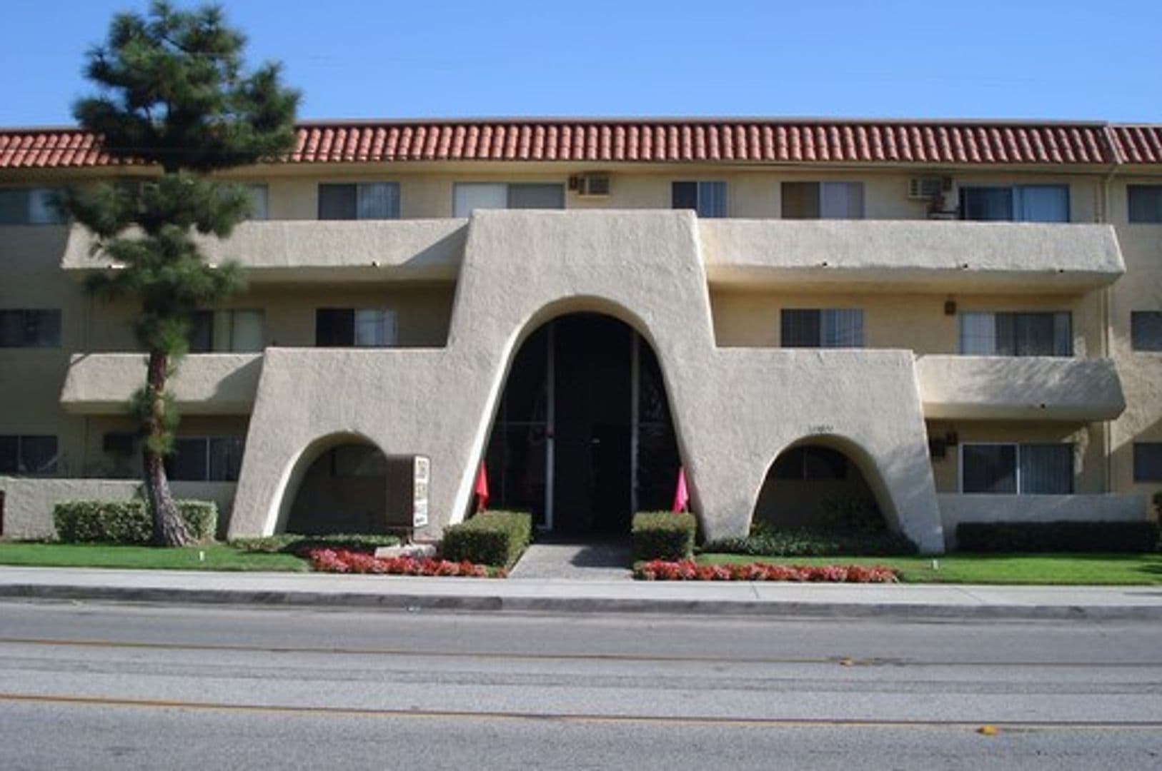 CASA COLIMA APARTMENTS 15 of 21
