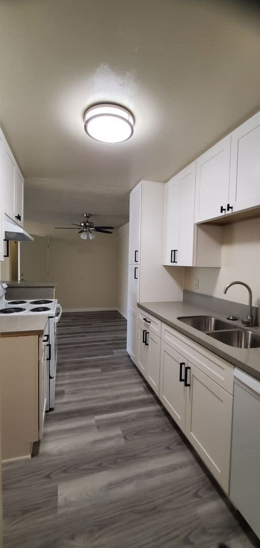 CASA COLIMA APARTMENTS 2 of 29