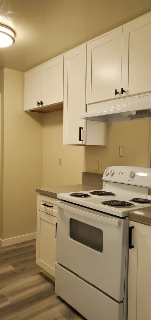 CASA COLIMA APARTMENTS 4 of 29
