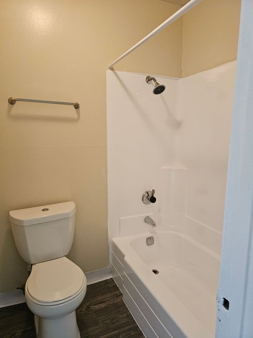 CASA COLIMA APARTMENTS 13 of 21