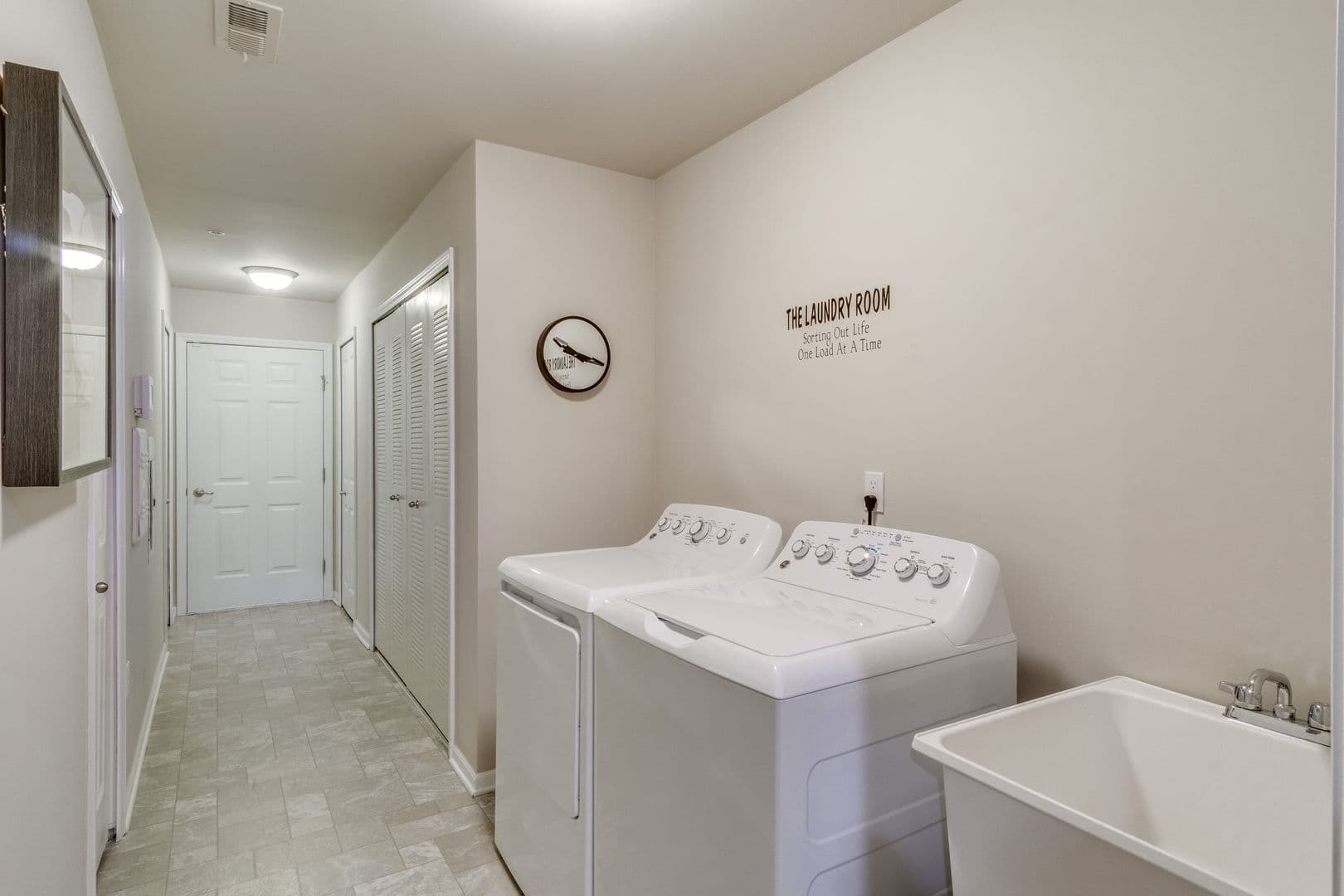 Heron Springs Townhomes and Apartments 8 of 8