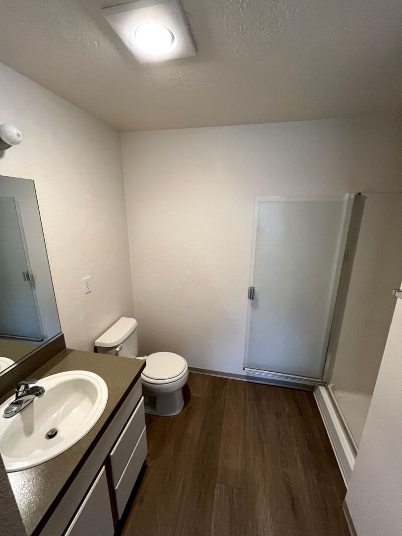 Beautiful 2 Bed 2 Bath Apartment - FIRST MONTH FREE!! 14 of 23