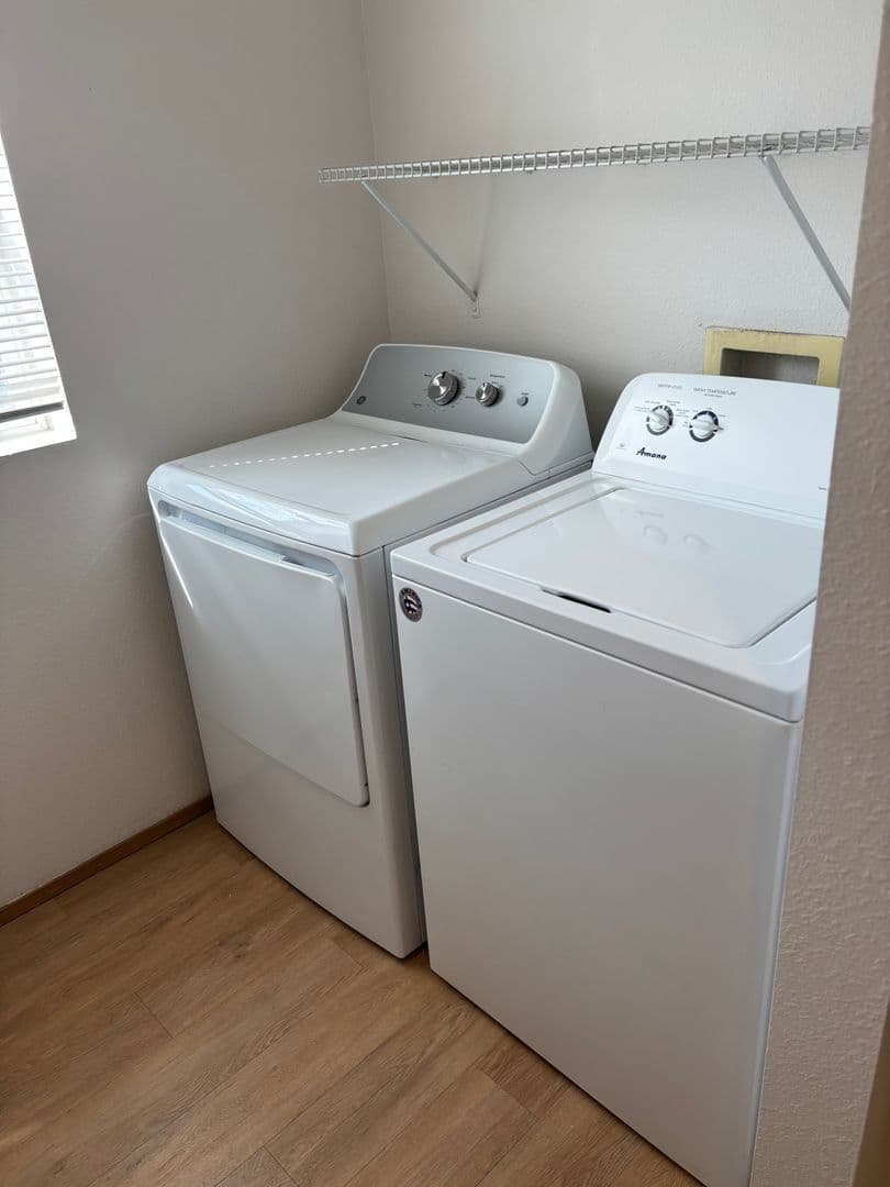 Beautiful 2 Bed 2 Bath Apartment - FIRST MONTH FREE!! 12 of 16