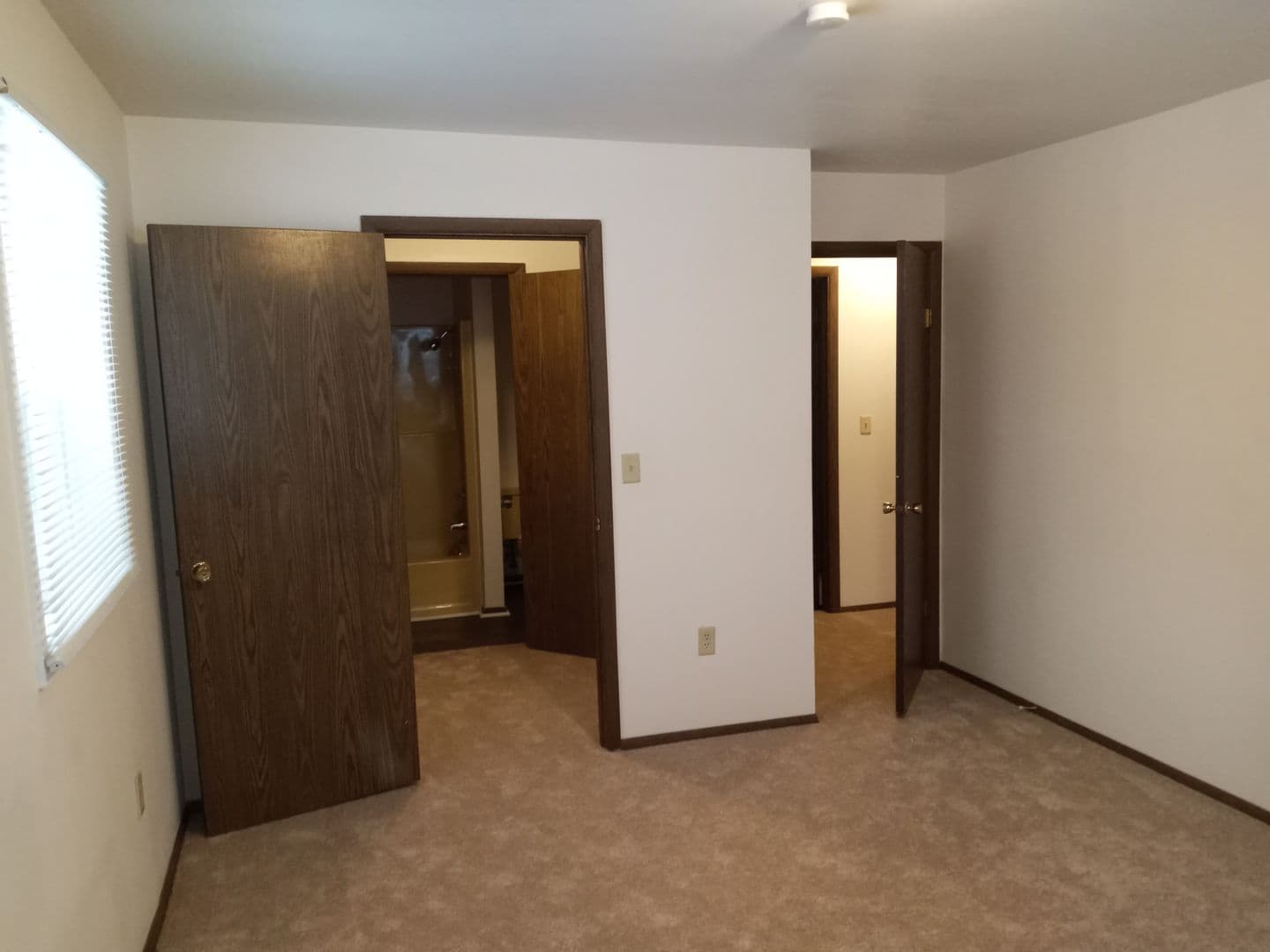Woodview Village Apartments (Woodview Marquette LLC) 22 of 22
