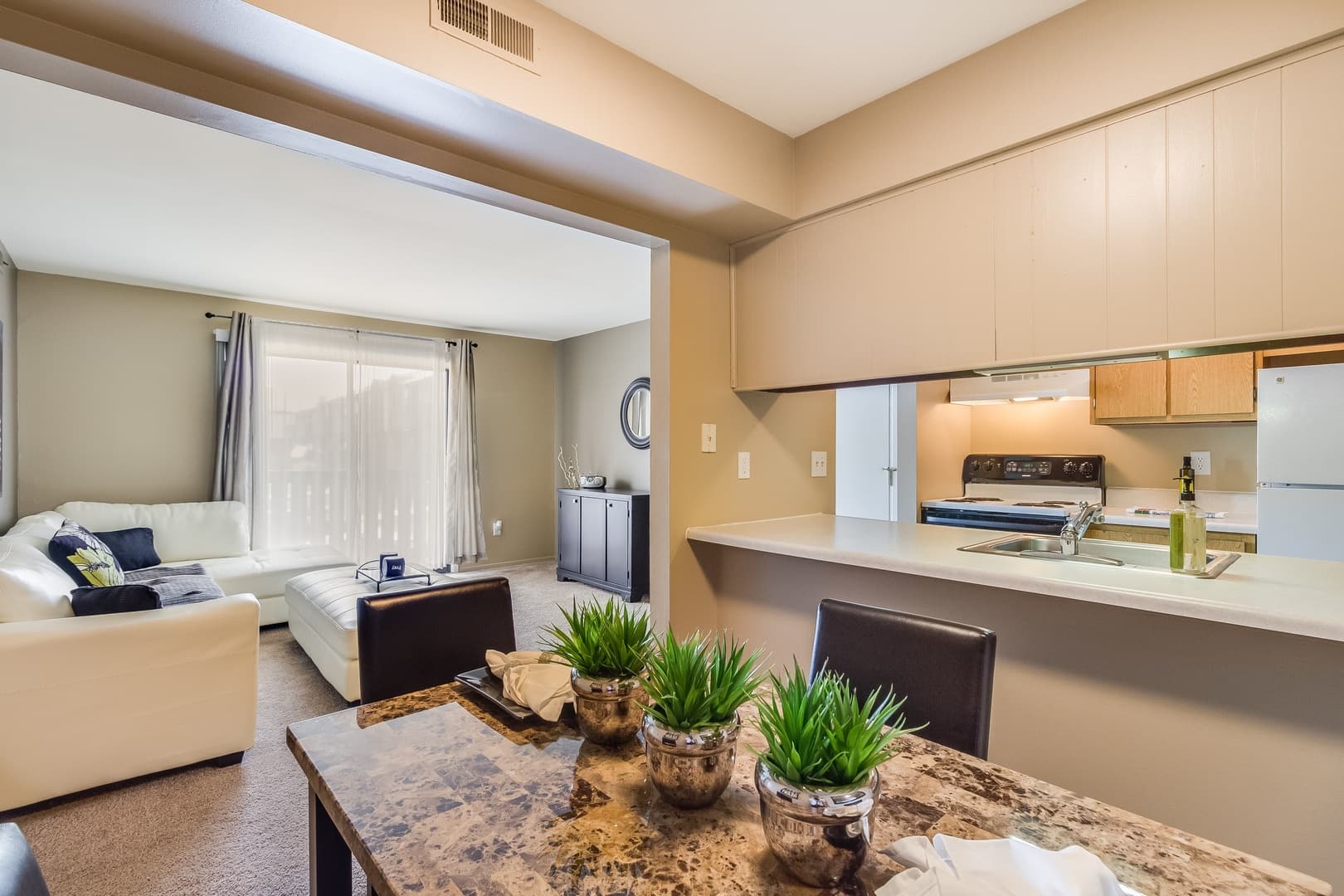 Drakeshire Apartments (Suzanne Apartments LLC) 12 of 69