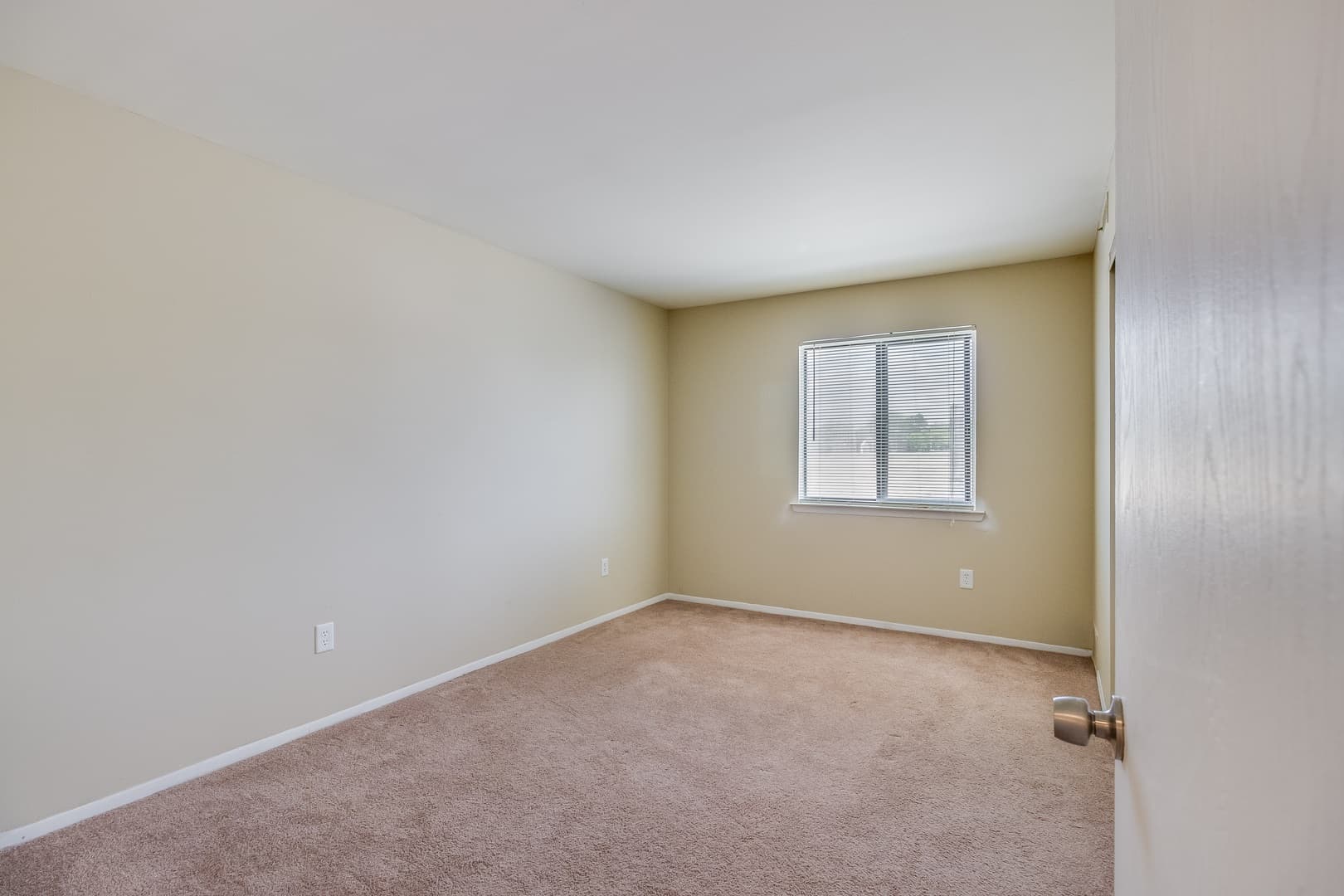 Drakeshire Apartments (Suzanne Apartments LLC) 30 of 69