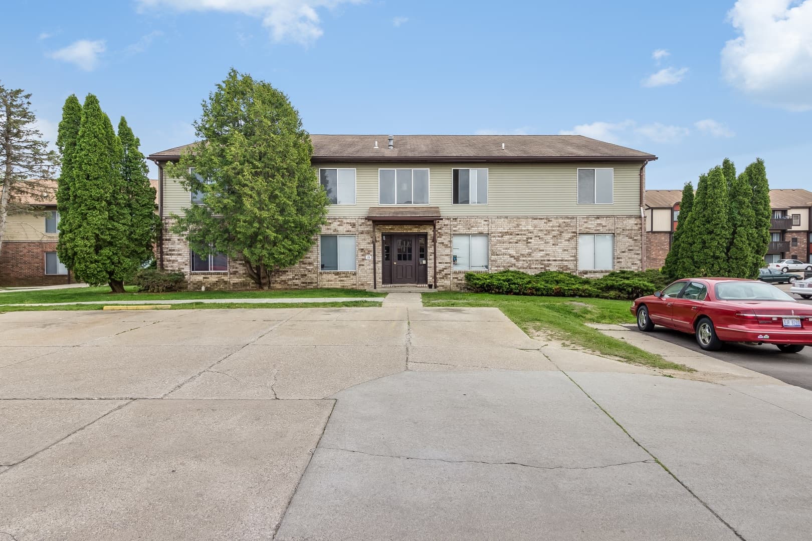 Drakeshire Apartments (Suzanne Apartments LLC) 3 of 69