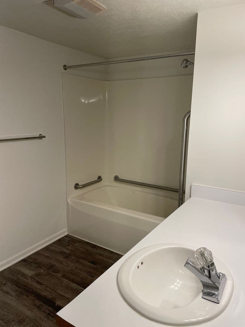 Looking Glass Meadows LLC 14 of 17