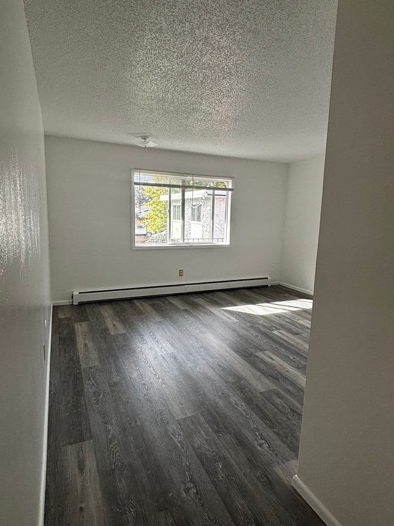 Grove Apartments 5 of 8