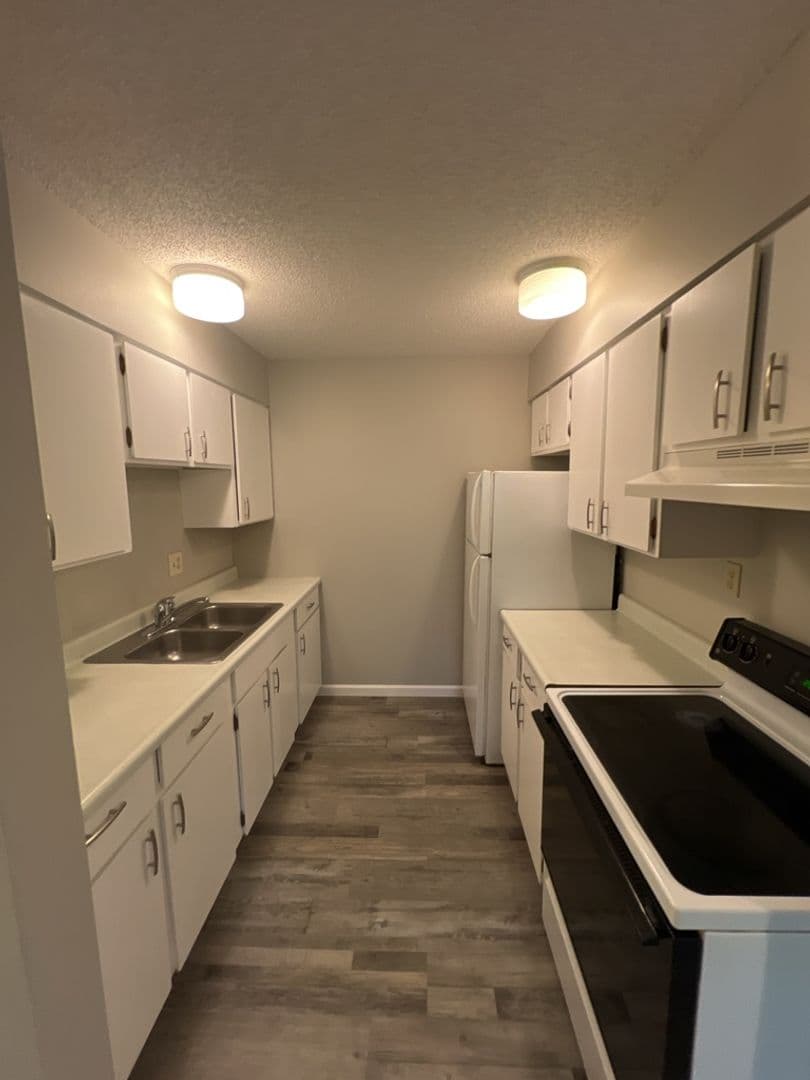 Grove Apartments 9 of 9
