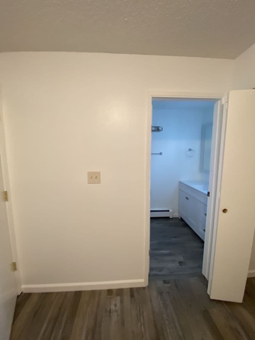 Grove Apartments 4 of 7