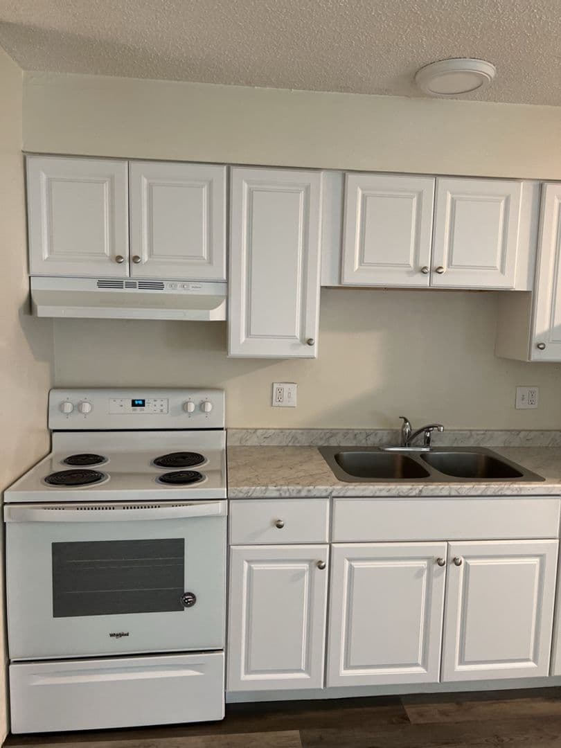 Grove Apartments 5 of 9