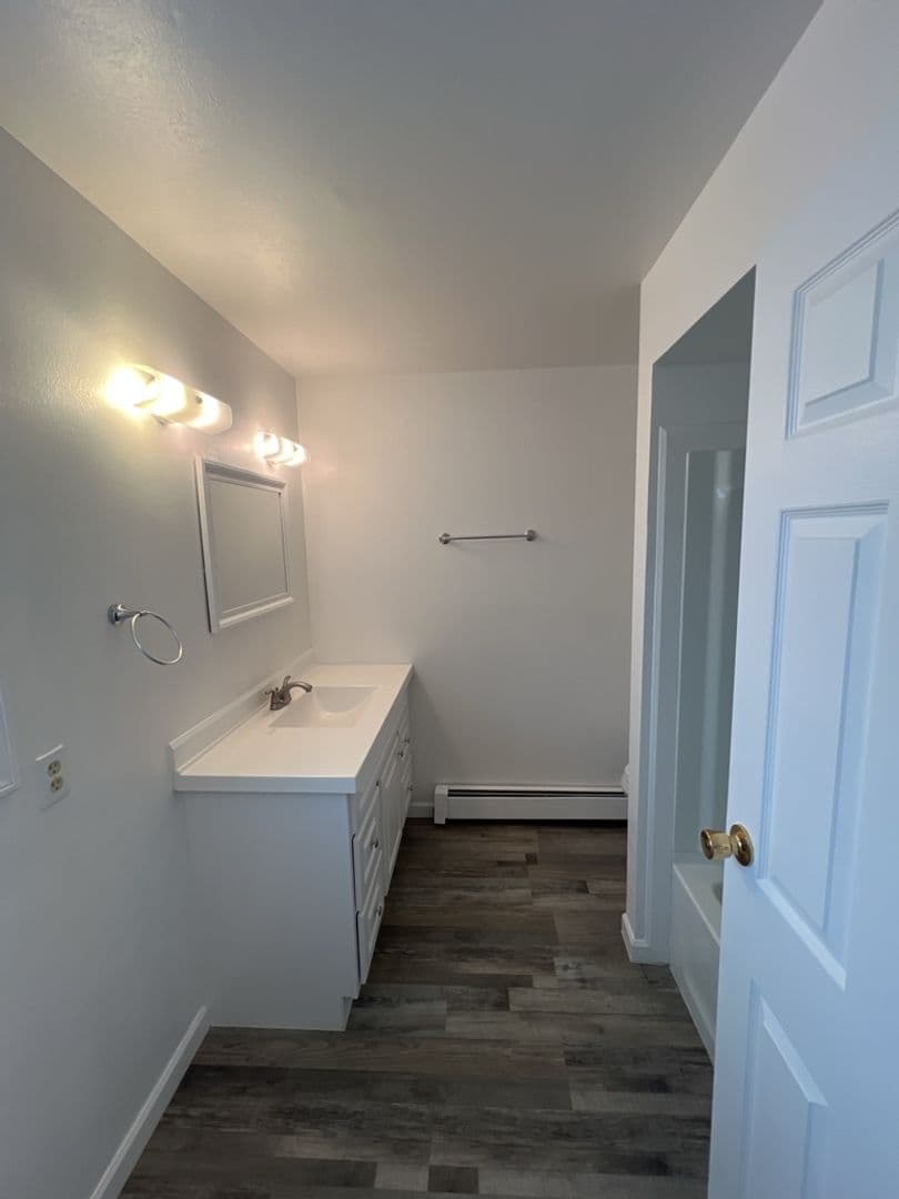 Grove Apartments 8 of 9