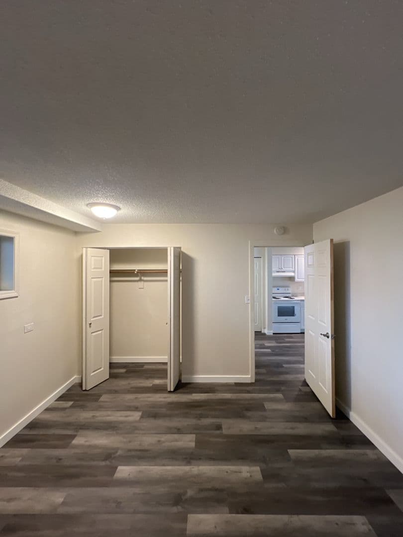 Grove Apartments 6 of 9