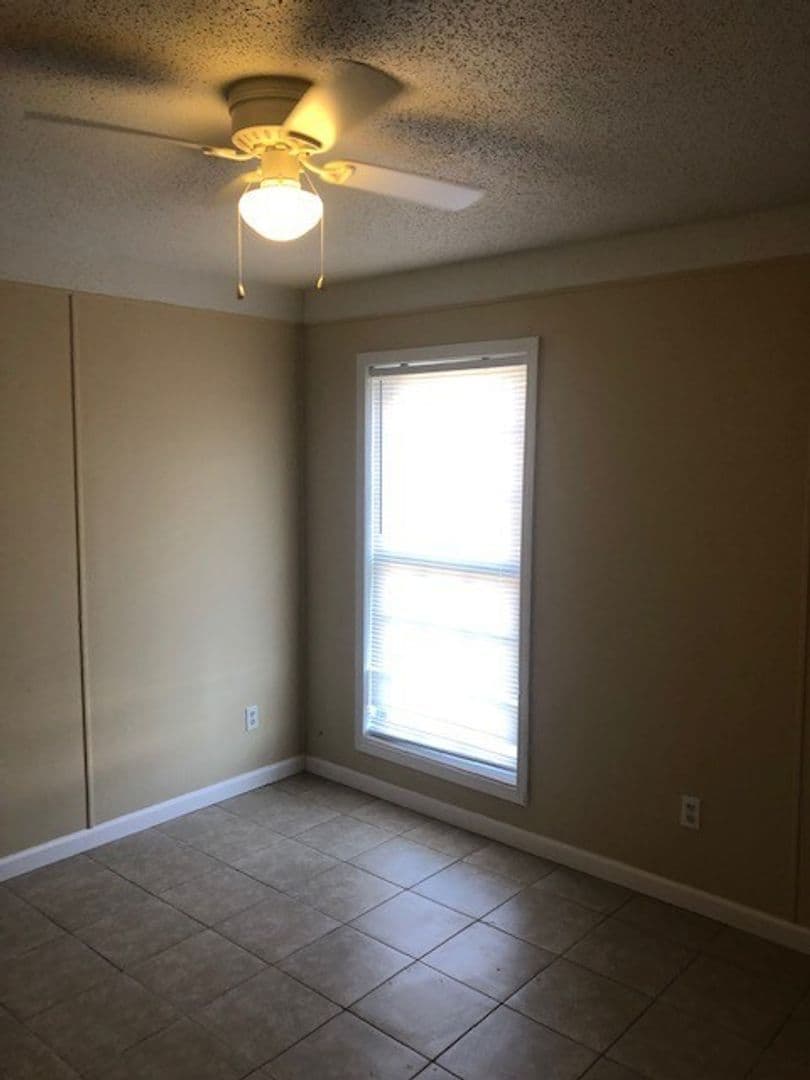 Recently Renovated 2 Bedroom 1 Bath Apartments for Rent! 6 of 9