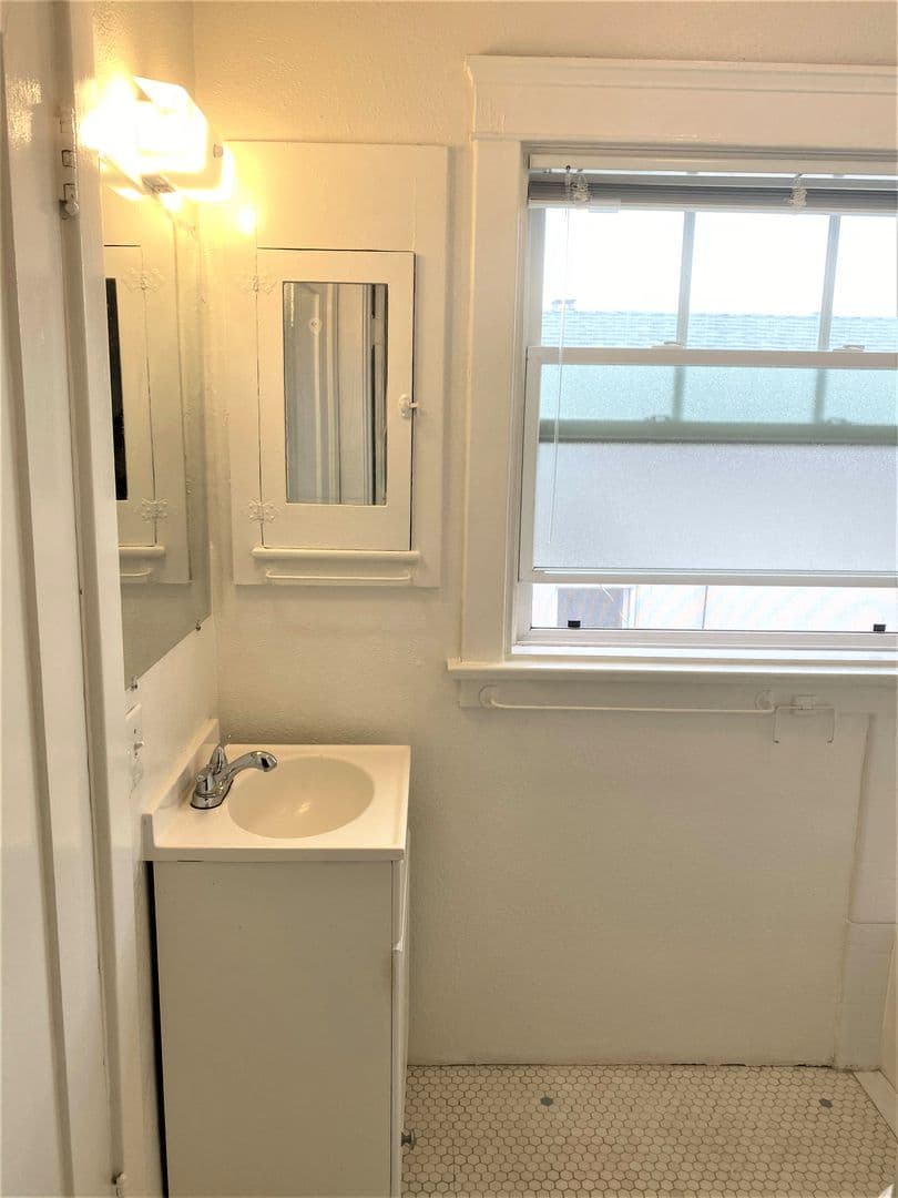 Melrose Apartments 8 of 11